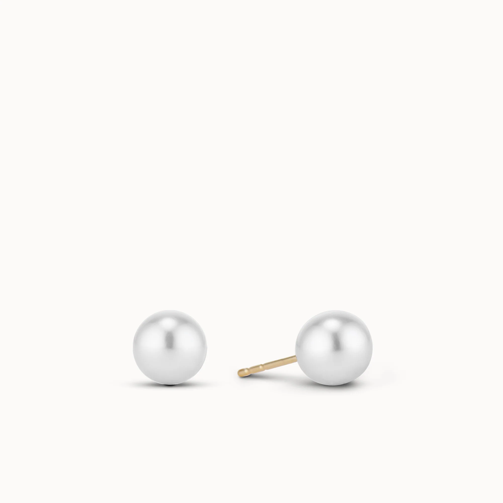 14k Classic Pearl Studs 6mm